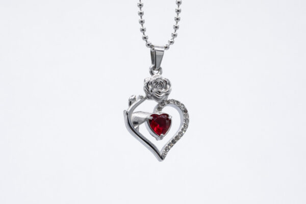 RVS Roos met hart en rood steentje