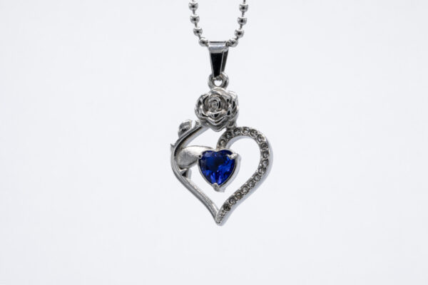 RVS Roos met hart en donkerblauw steentje
